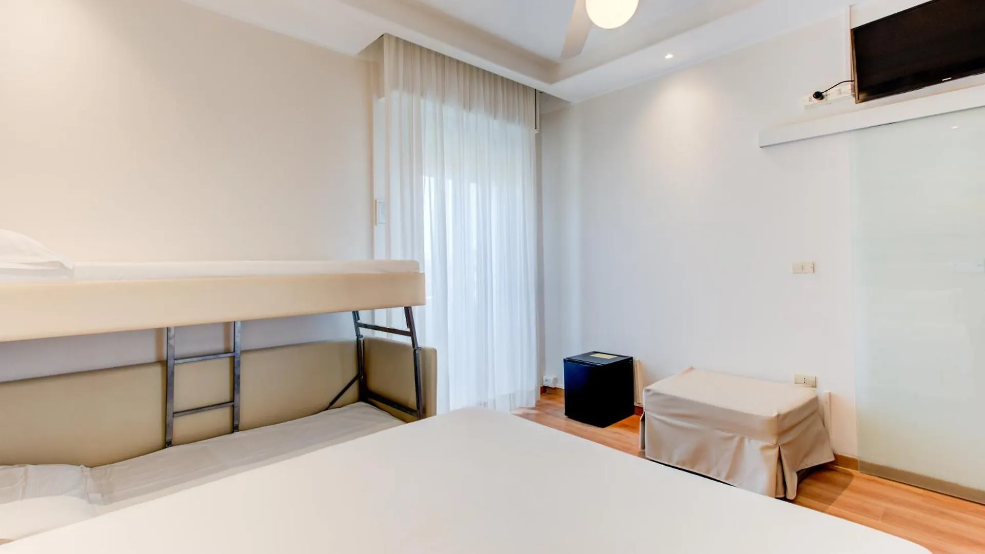 Hotel Sympathy Rimini 3*,