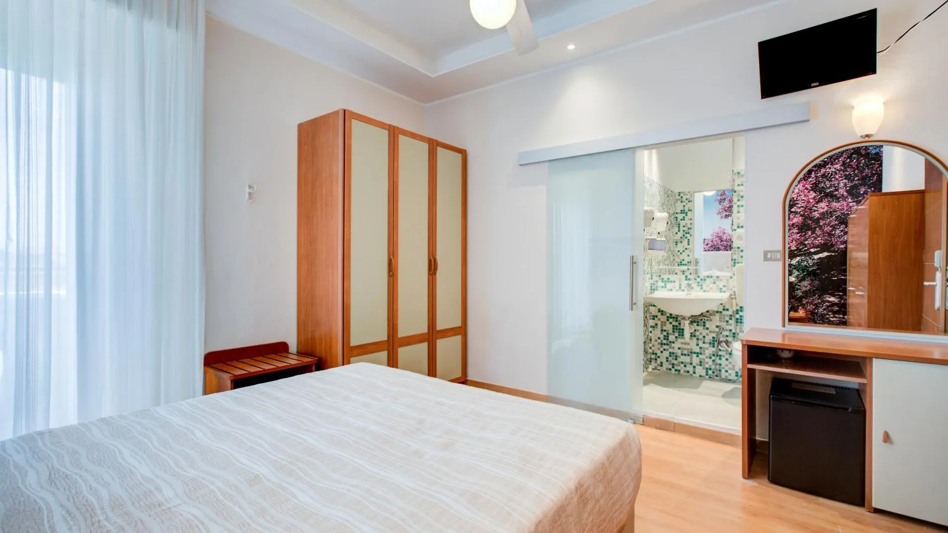 Hotel Sympathy Rimini 3*,